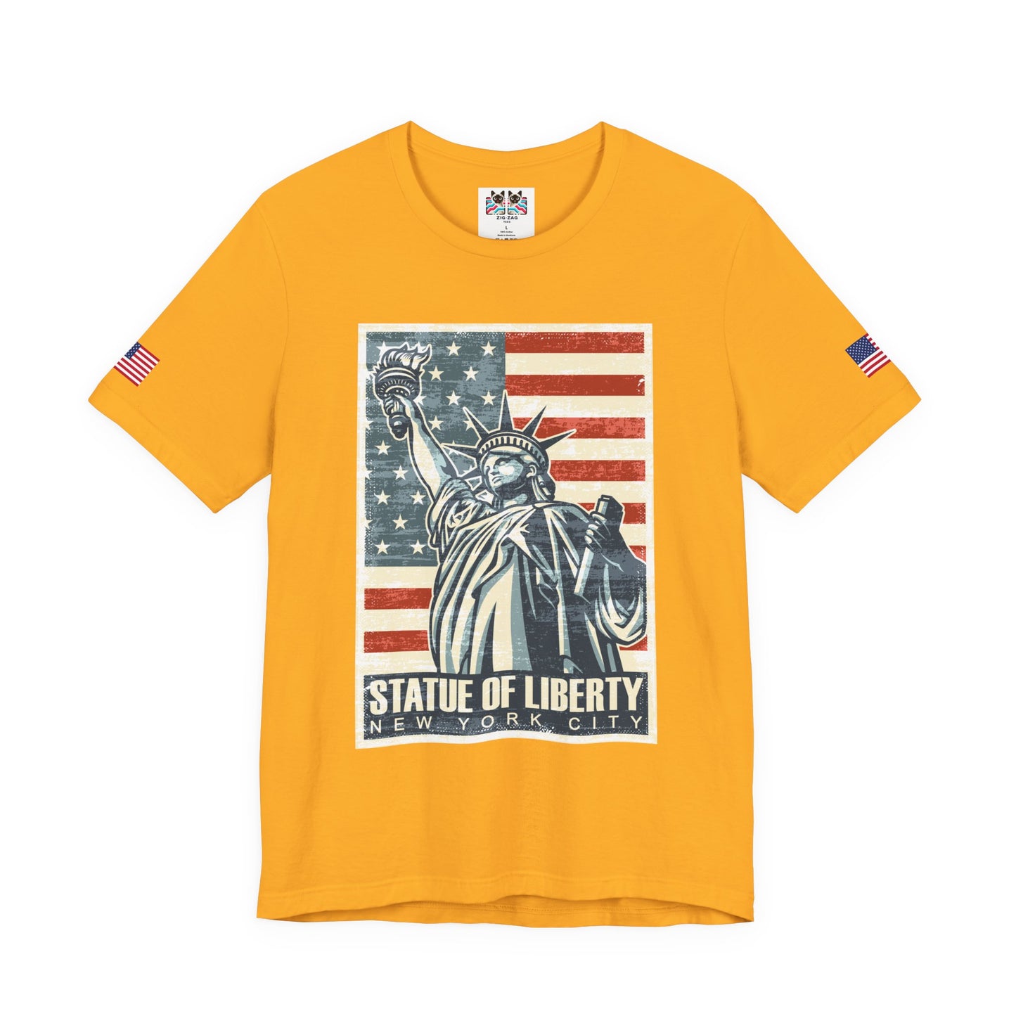 Statue of Liberty T-Shirt - Vintage NYC New York City American Flag Poster Design