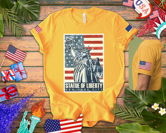 Statue of Liberty T-Shirt - Vintage NYC New York City American Flag Poster Design