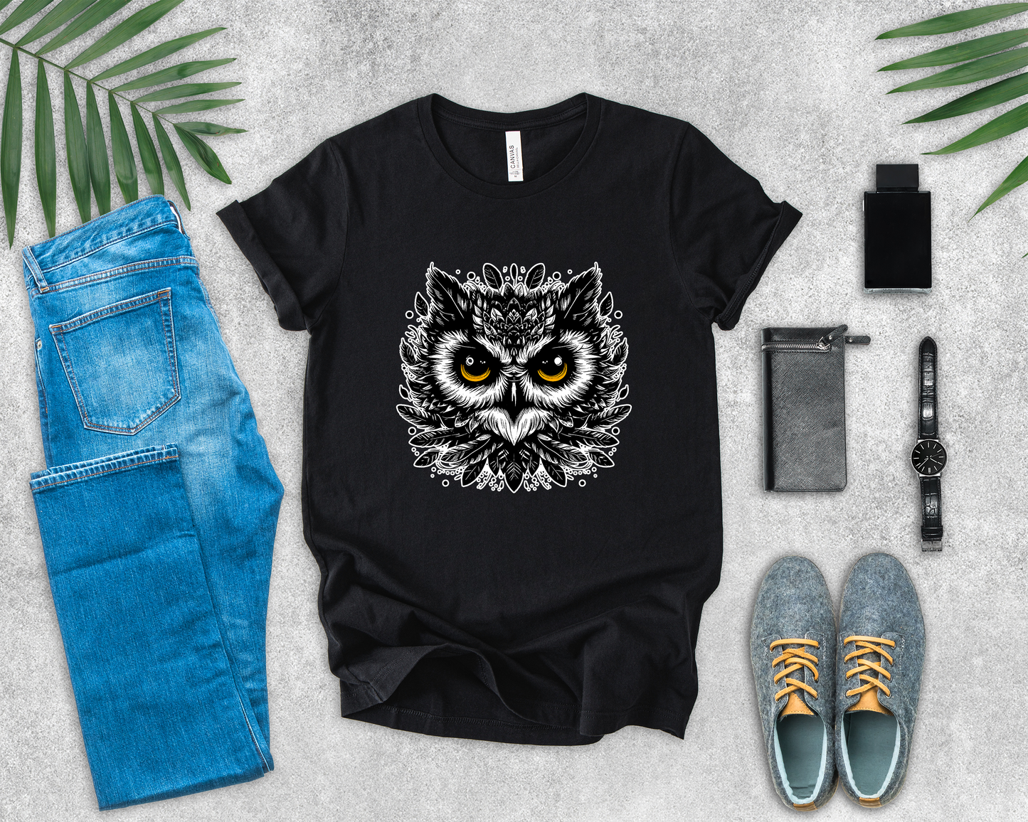 Intense Front-Facing Owl and piercing big yellow eyes Graphic T-Shirt