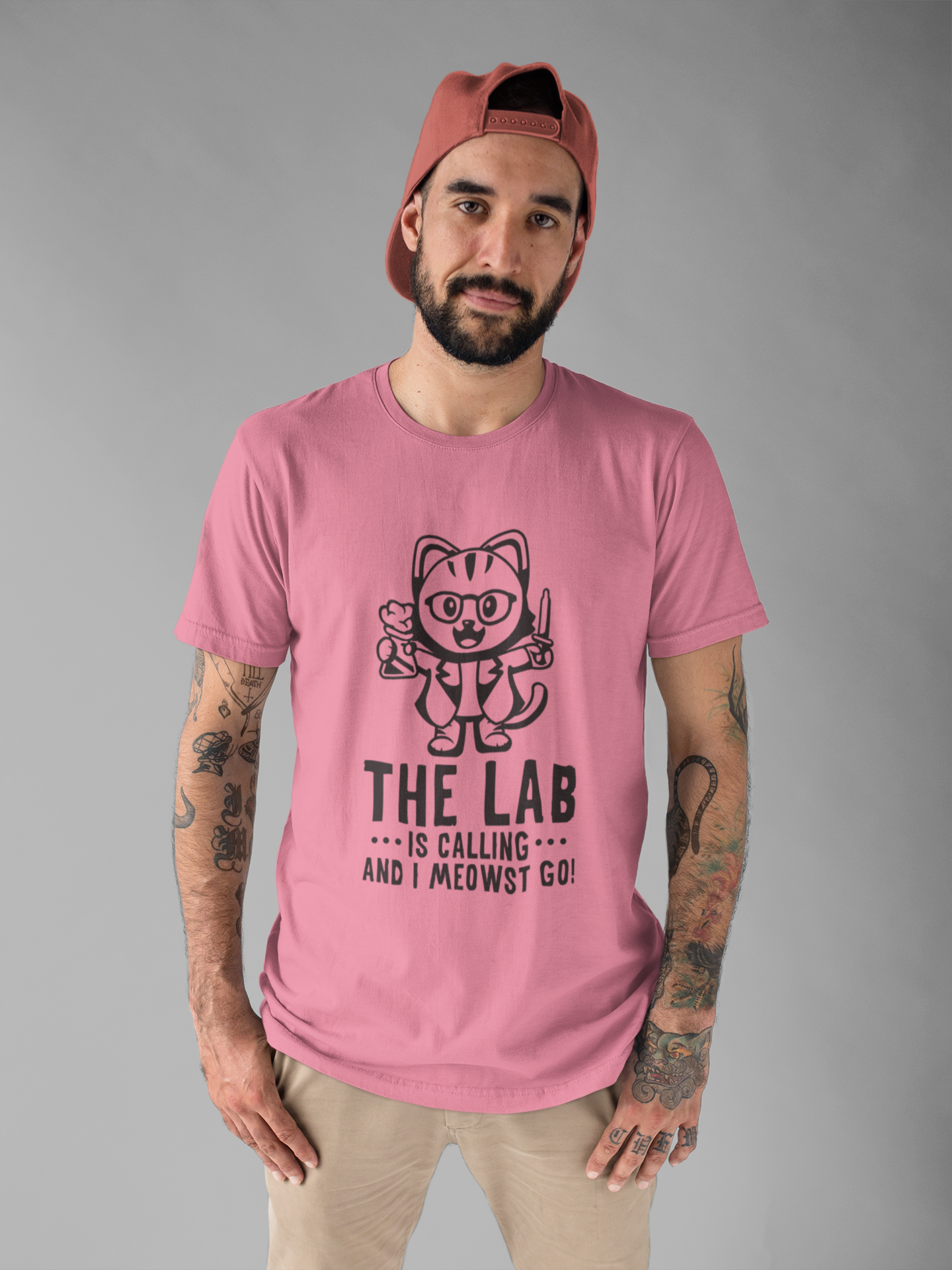 The Lab Is Calling and I Meowst GO Tshirt – Cute Scientist Cat in Lab Coat