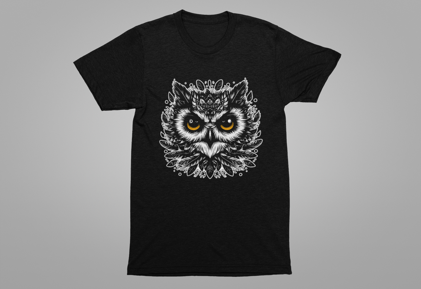 Intense Front-Facing Owl and piercing big yellow eyes Graphic T-Shirt
