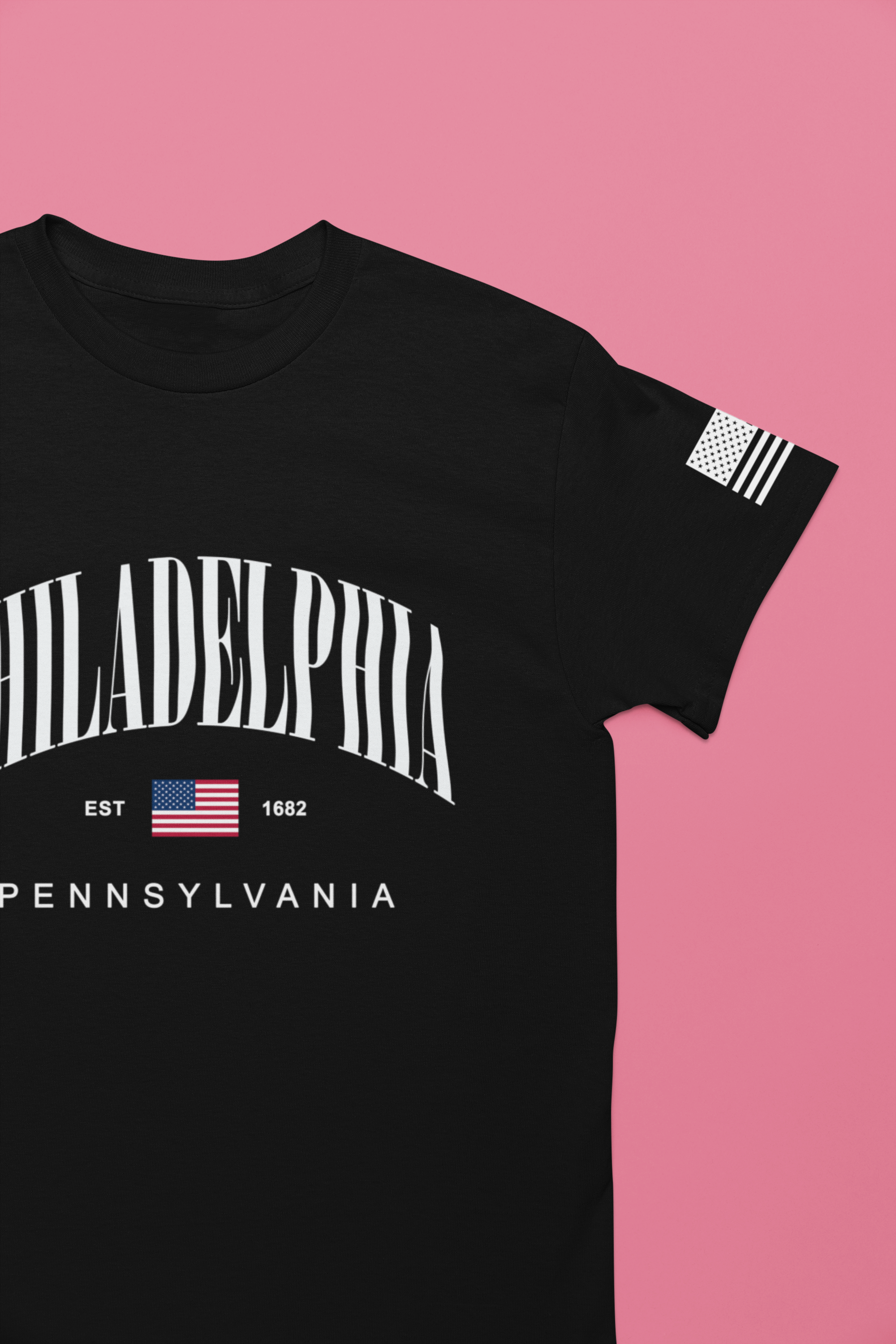 Philadelphia Pennsylvania EST 1682 T-Shirt – Arched American Flag Patriotic Typography Tee