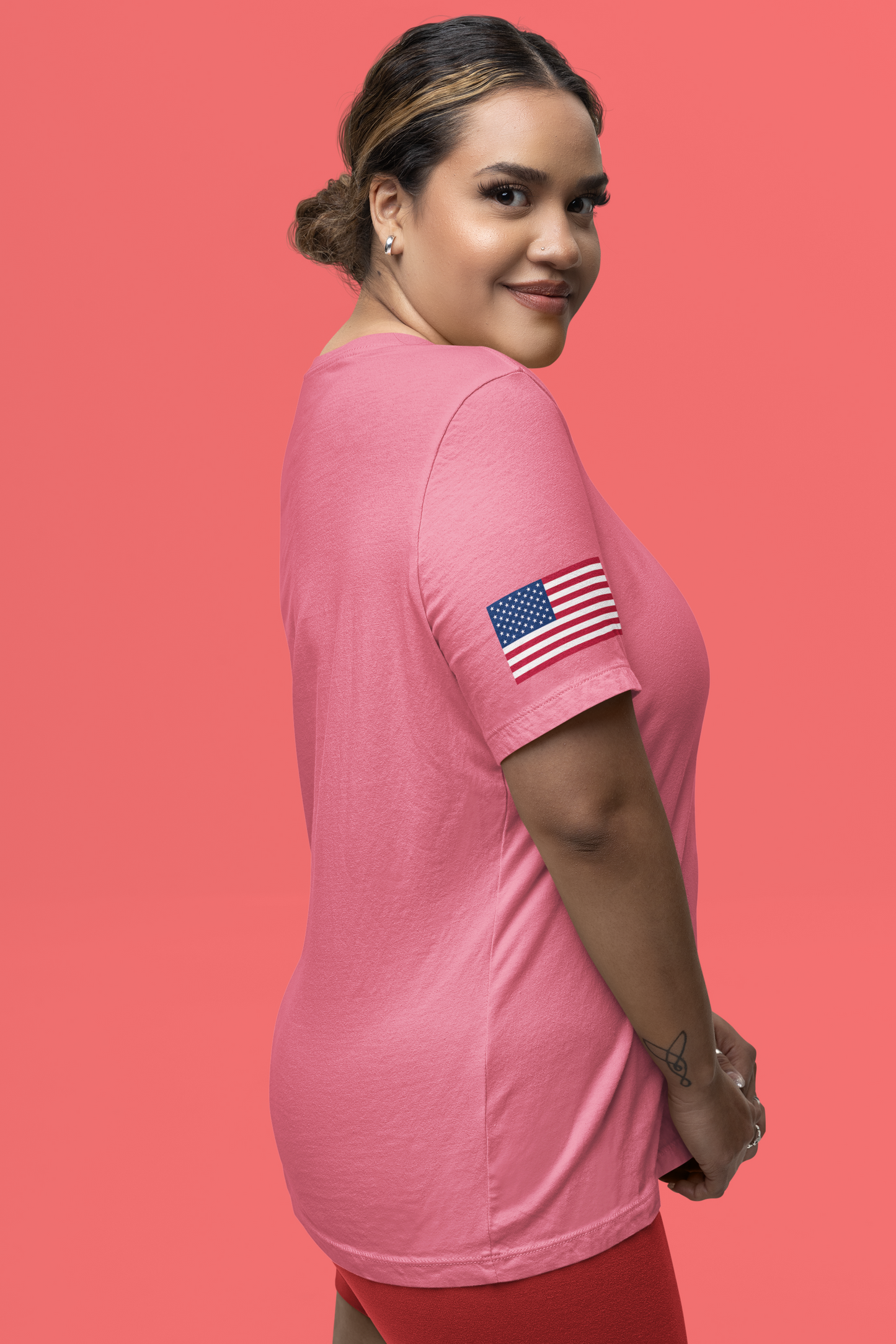 NYC Cat Silhouette T-Shirt - New York City Skyline in Cat Shape Brooklyn Bridge Design