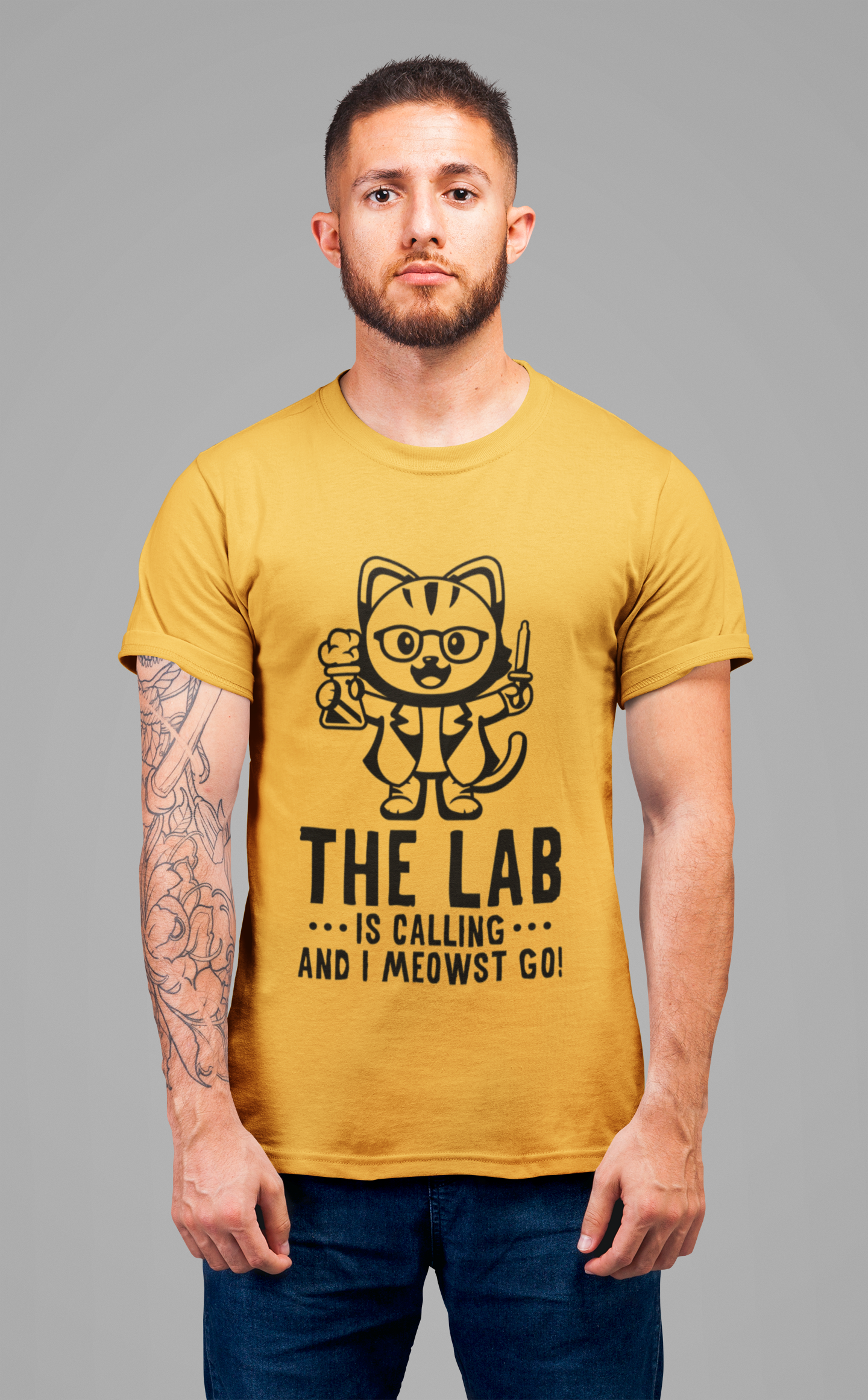 The Lab Is Calling and I Meowst GO Tshirt – Cute Scientist Cat in Lab Coat