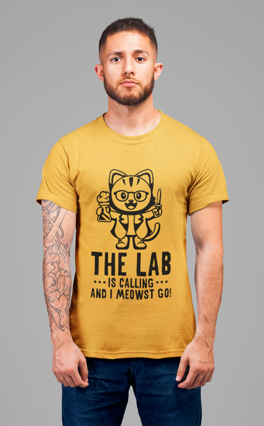 The Lab Is Calling and I Meowst GO Tshirt – Cute Scientist Cat in Lab Coat